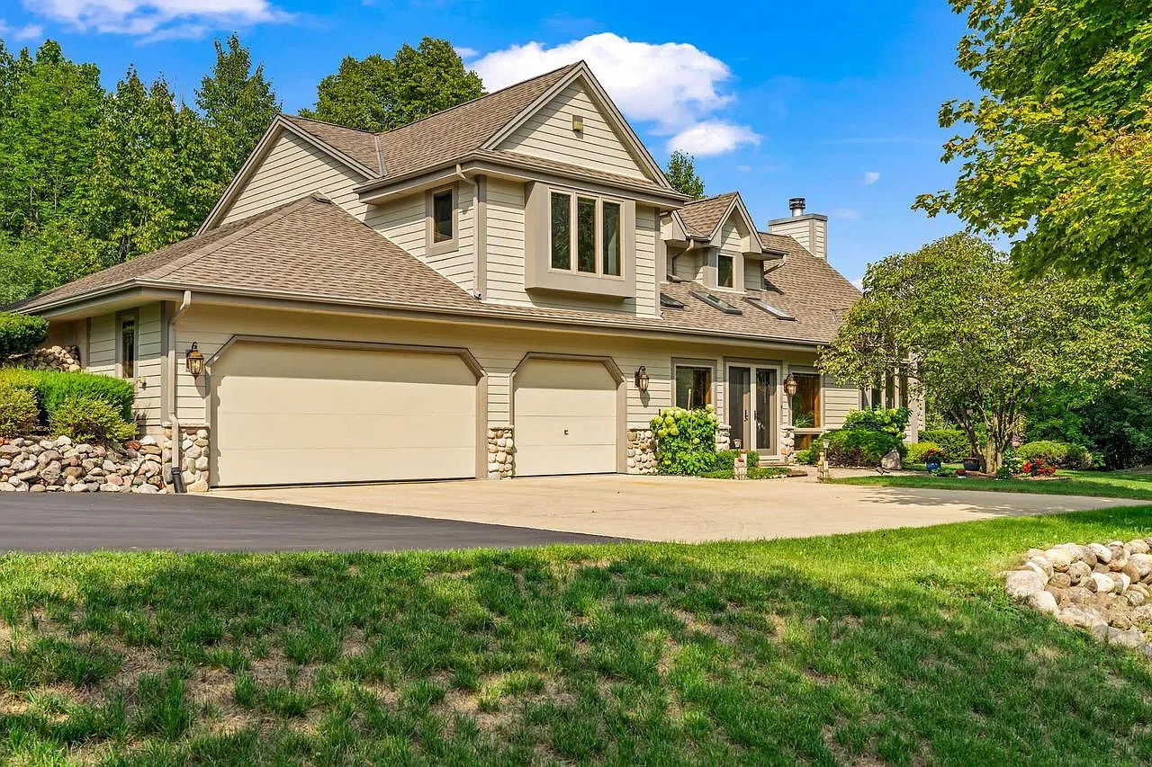 532 Wildwood RIDGE photo 1