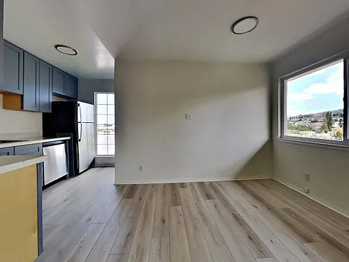 791 Kingston Photo 1