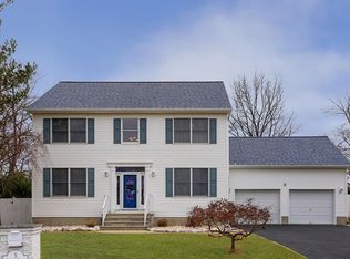 5 Kailley Ct, Hazlet, NJ 07730