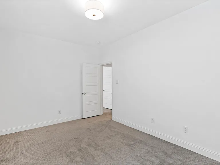 228 Sunset Ln — Photo 8
