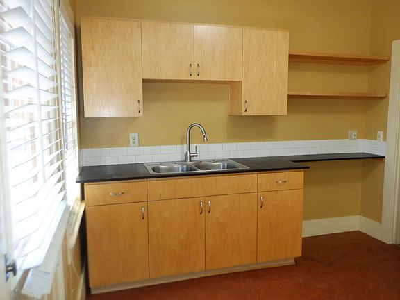 4th image of 149 NW Georgia Ave #11