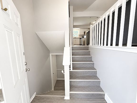 4th image of 5026 S 149th St