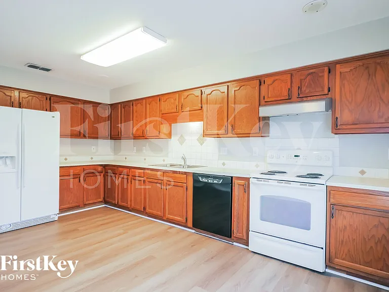 5418 Shore Dr — Photo 7