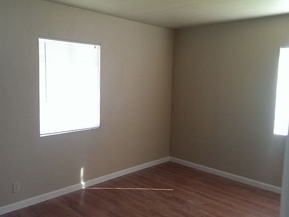 5th image of 1036 Jefferson Blvd