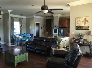 30945 Concord Dr, Walker, LA 70785