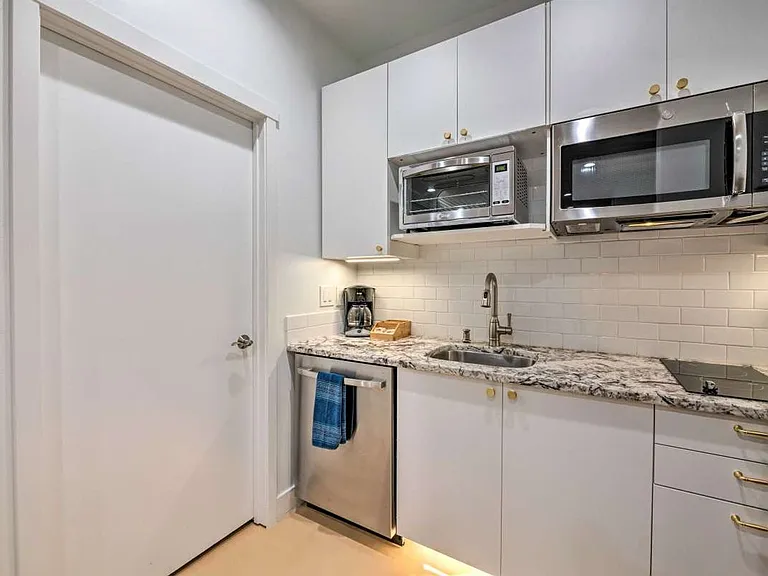 2324 S Green St #U3 — Photo 9