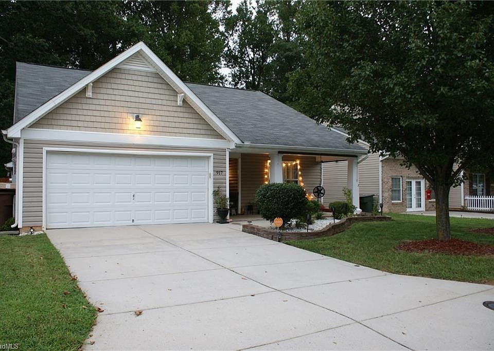 1st image of 917 Woodlake Dr