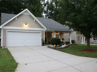 917 Woodlake Dr, Greensboro, NC 27406