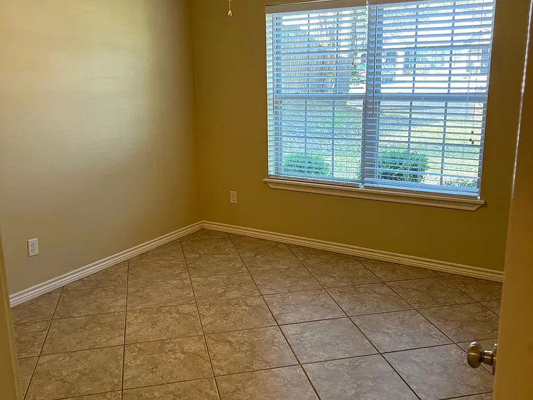 1127 E Dawson St — Photo 18