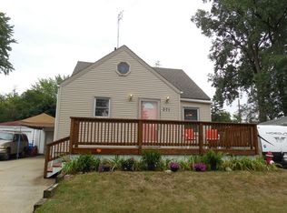 371 Dover Rd, Waterford, MI 48328