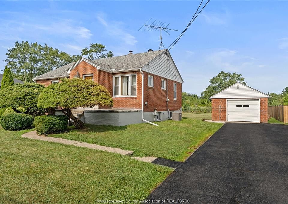 1st image of 1226 Surrey Dr
