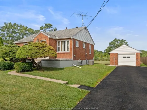 1226 Surrey Dr, Lasalle, ON N9H 1A9