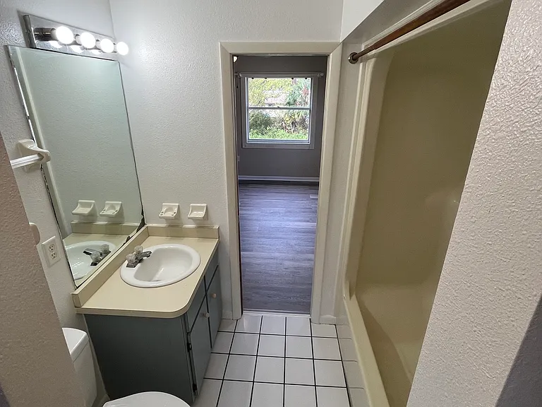 917 N Rockingham Ave #917 — Photo 9