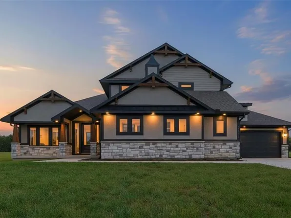 13507 Woodland Ranch Dr, Lone Jack, MO 64086