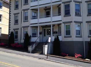 112 Central St APT 1B, Ansonia, CT 06401