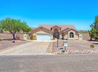 6860 S Spruce Cir, Hereford, AZ 85615