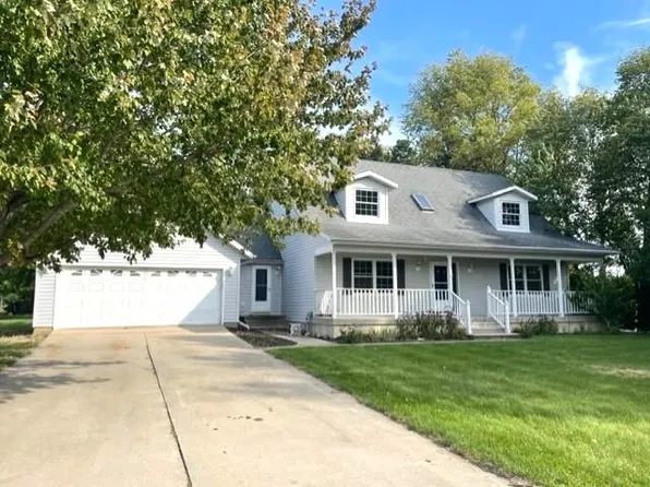 260 Cambridge Ct, Dixon, IL 61021