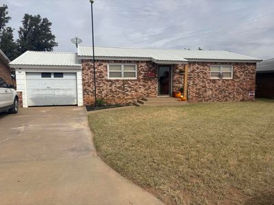 618 15th St, Seagraves, TX, 79359