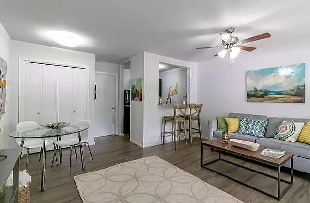 1200 Mariposa Drive - Unit 2 — Photo 4