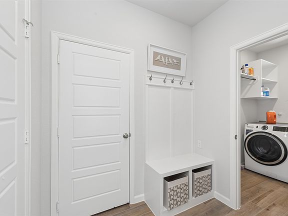 4th image of 9108 Winding Creek Dr