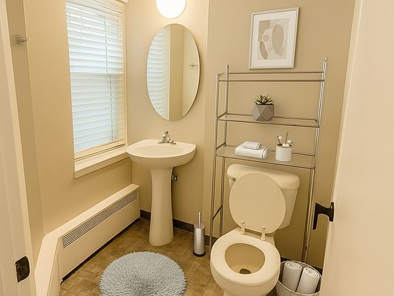 3rd image of 2040 Saunders Ave #66