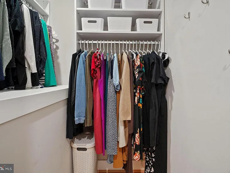 1211 G St SE #1 — Photo 13