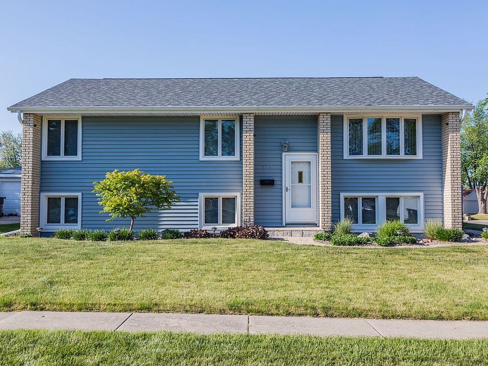 1st image of 822 Oriole Dr