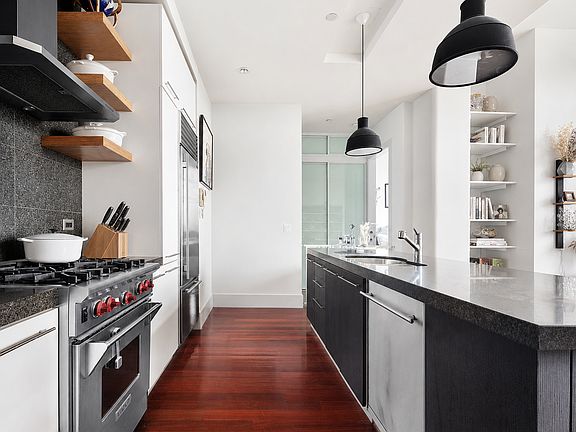 3rd image of 60 Broadway APT 6A