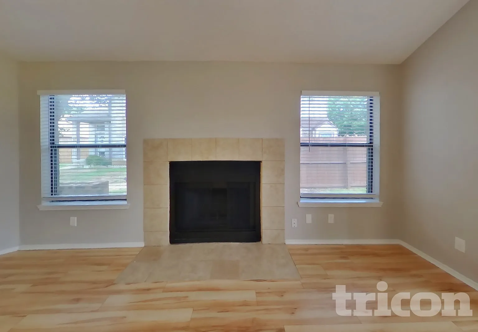 2033 Feather Lane Lewisville TX — Photo 2