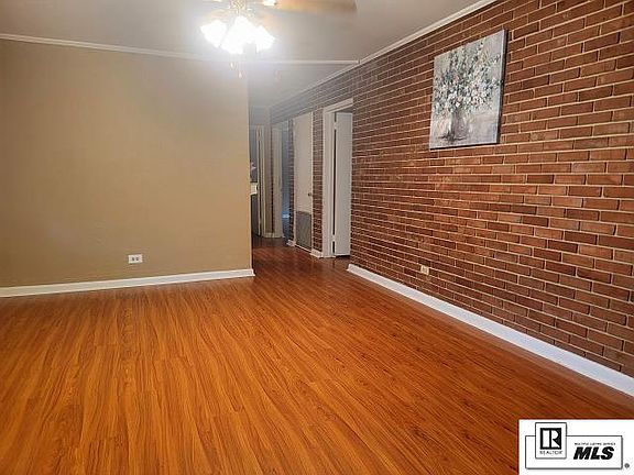 4th image of 110 Mallard Ave