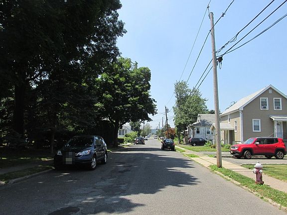 5th image of 8-30 Lake St