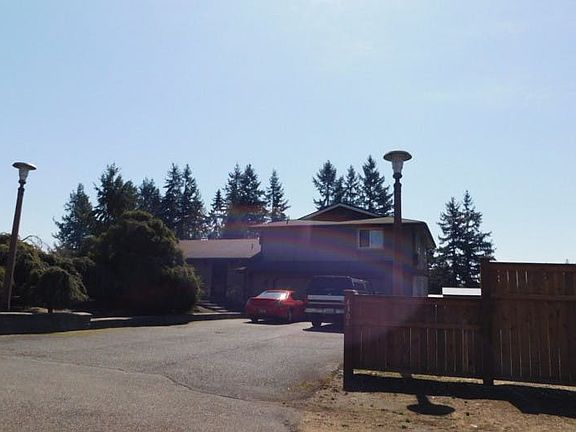 2nd image of 4304 162nd St E