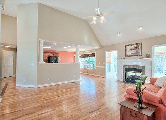 5th image of 81 Lake Marion Dr