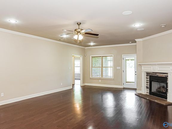 3rd image of 402 Mossyleaf Dr