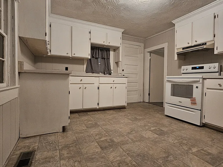 1230 Upper Valley Falls Rd — Photo 10