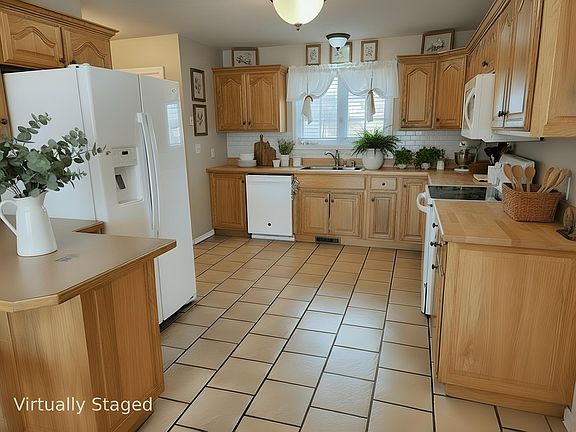 5th image of 782 N Olive Street