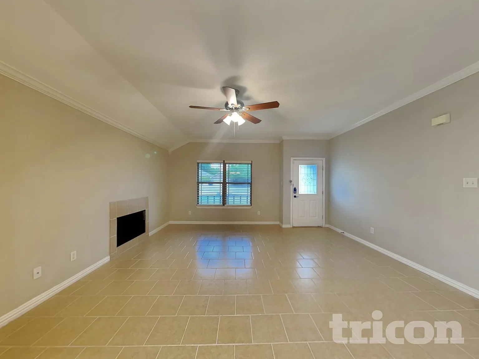 825 Rambling Court Granbury TX — Photo 2