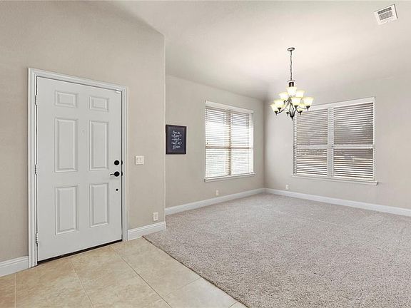 5th image of 3601 Hyde Park Dr