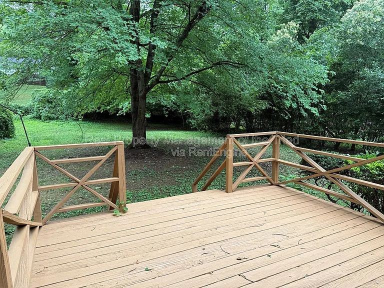 2523 Overbrook Dr — Photo 14