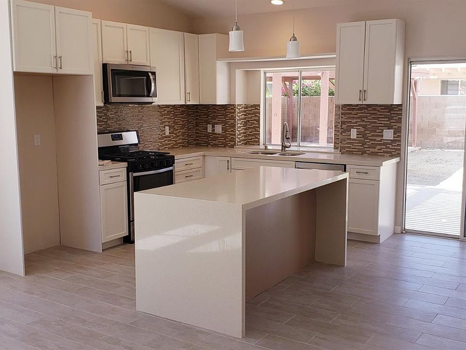 2nd image of 47587 Buckskin Cir