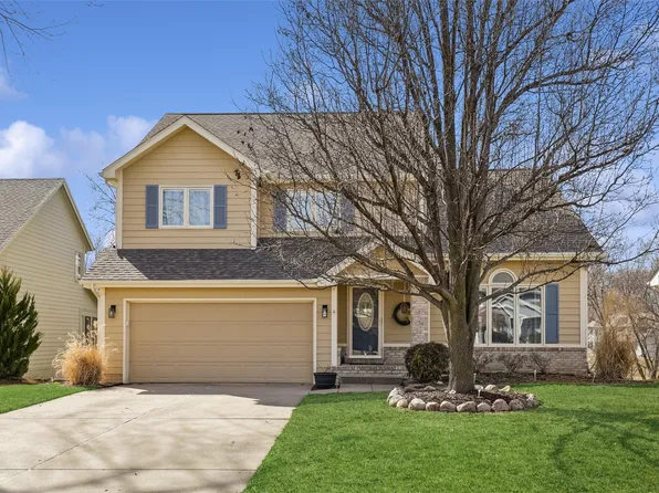 821 S 26th St, West Des Moines, IA 50265