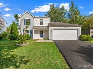 2039 Mission Hills Dr, Elgin, IL 60123