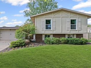 1011 Harrington Dr, Champaign, IL 61821