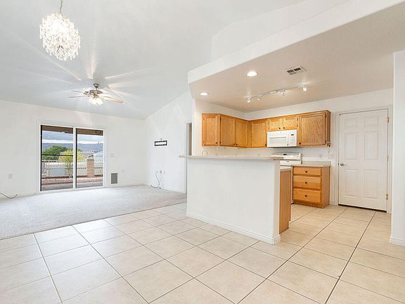 4th image of 4452 S Laurel Green Dr