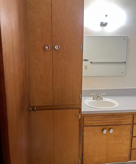 78 Williams Ave S #A — Photo 11