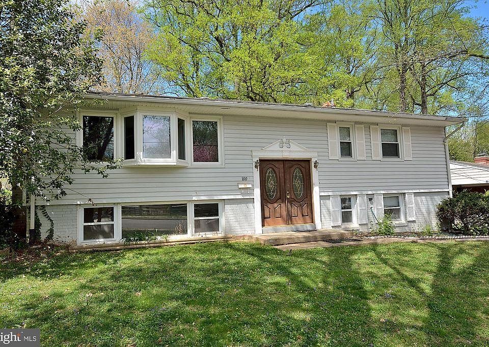 1st image of 100 James Dr SE