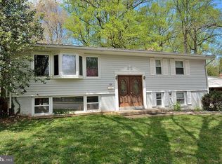 100 James Dr SE, Vienna, VA 22180