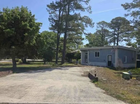 5724 Gondolier Dr, New Bern, NC 28560