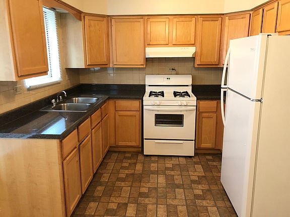 5th image of 6752 N Sauganash Ave #1N