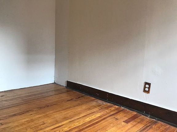 4th image of 327 Bedford Ave APT 3F